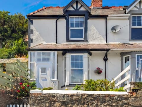 Lovely end of terrace holiday property  | Hyfrydle, Llandudno