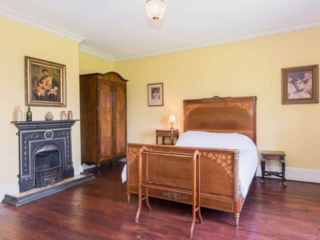 Grand double bedroom | Tilney Hall, Kings Lynn