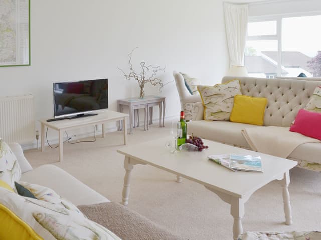 Spacious living area with sumptuous sofas | Tamar Ten, St Ann’s Chapel, near Callington