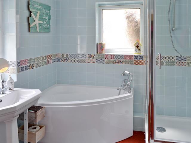 Family bathroom with separate shower cubicle | Sea Folly, Brightlingsea