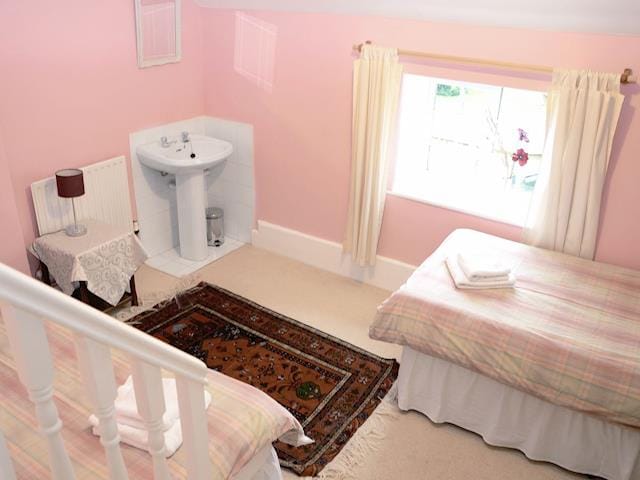 Twin bedroom | Abbotts Farm, Horbling, near Sleaford