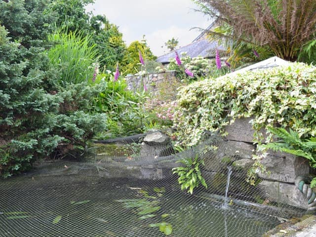 Covered fish pond | Jemima Cottage - Tregidden Farm, St Martin, near Helston