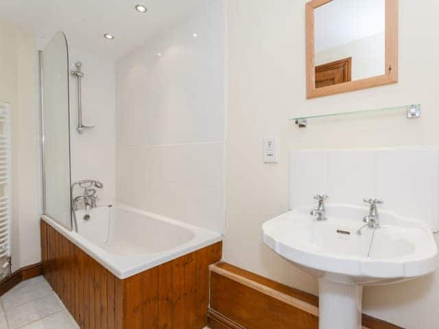 Bathroom | Grisedale Barn, Threshfield, near Grassington