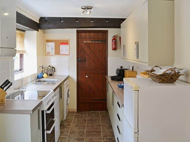 Kitchen | Wallages Cottage - White House Farm Holiday Cottages, Knapton, near North Walsham