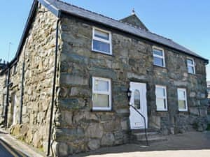 Delightful, semi-detached property  | Pendref, Trawsfynydd, near Blaenau Ffestiniog