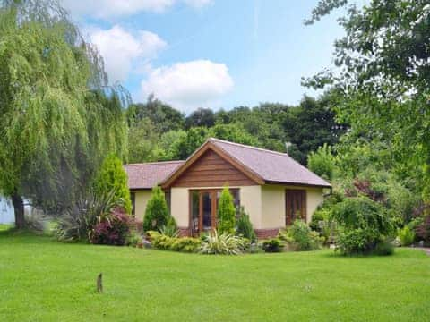 Beautifully presented, single-storey home | Moorland Lodge, Holt Wood, near Wimborne