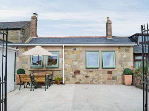 Lovingly restored, single storey cottage  | Farne Cottage, Seahouses