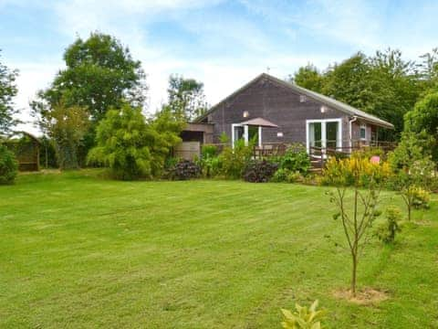 Wonderfully private, detached holiday retreat | Hidden Garden Cottage, Wainfleet, near Skegness