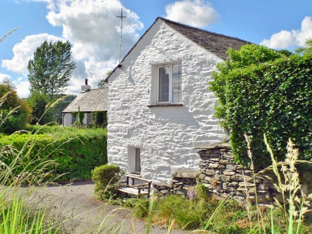 Delightful cottage | April Cottage, Staveley-in-Cartmel, near Windermere