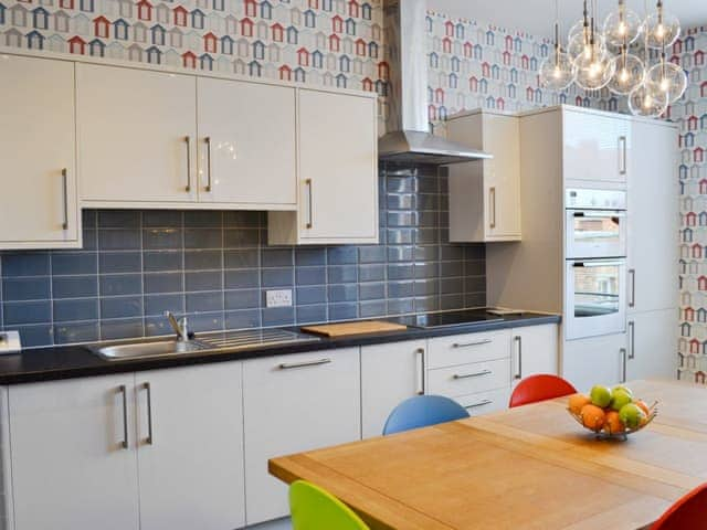 Well equipped kitchen | South Cliff Sands II, Scarborough