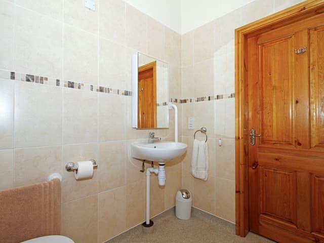 Wet-room and WC | The Stables - Meals Farm Cottages, North Somercotes, Mabelthorpe