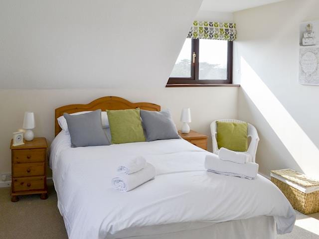 Comfortable double bedroom | Villa 55, Cromer