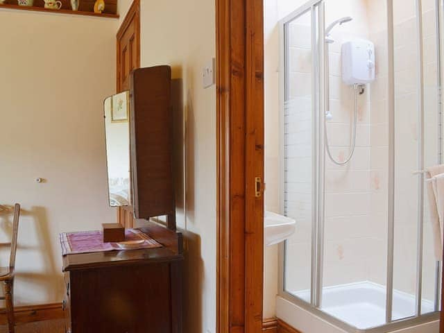 The double bedroom has an en-suite shower room | The Oast House, Whatmore, near Tenbury Wells