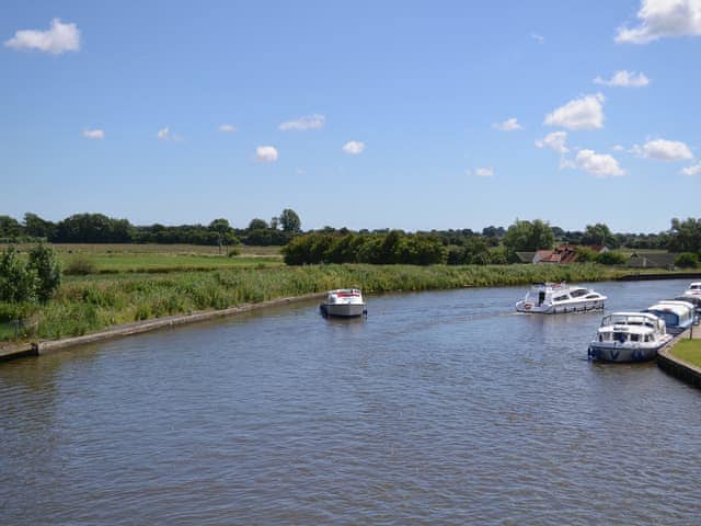 Boating on the river Bure | Acle, Norwich