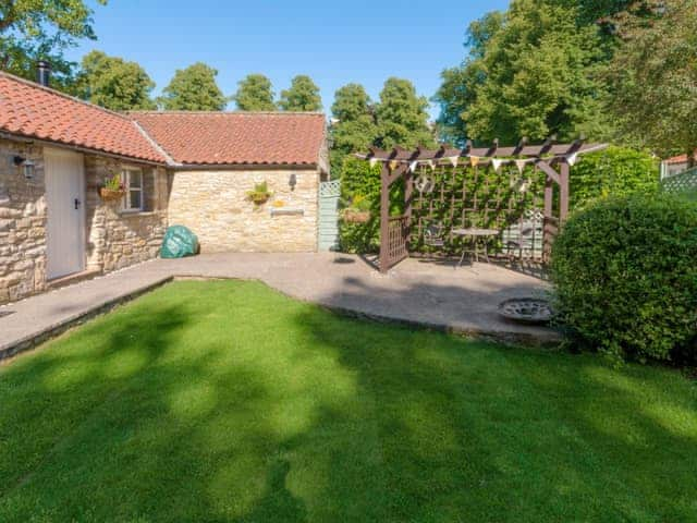 Picturesque garden and grounds | Cherry Laurel - Cherry Garth Cottages, Thornton le Dale near Pickering