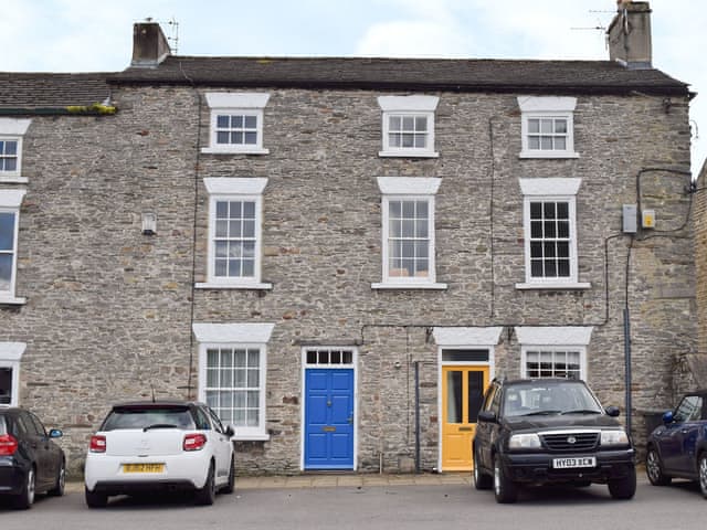 Terraced stone-built Georgian property | Clarksville, Leyburn