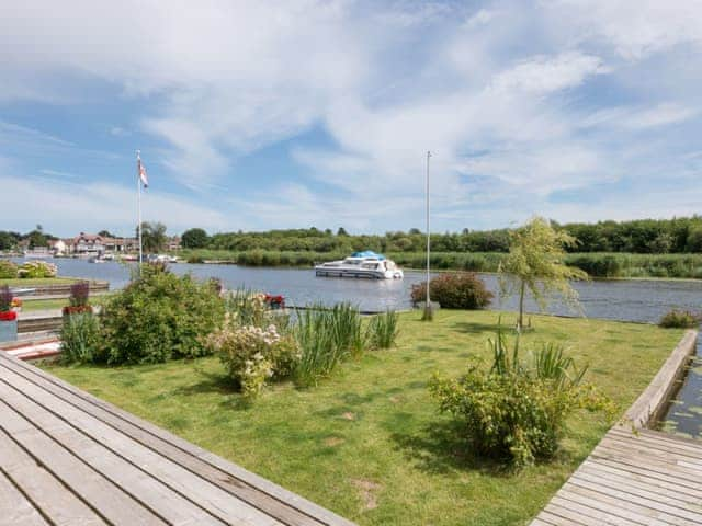 Great views over the front garden | Silver Dawn, Horning, near Wroxham