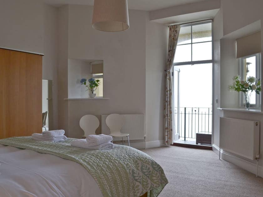 Double bedroom with En-suite | Apartment 14 - Astor House, Torquay