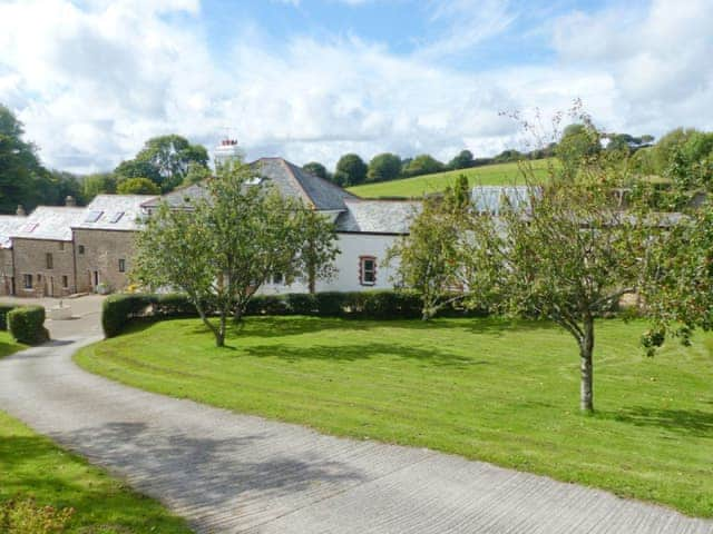 Approach to holiday properties | Lower Elsford Farm, Lustleigh, near Bovey Tracey