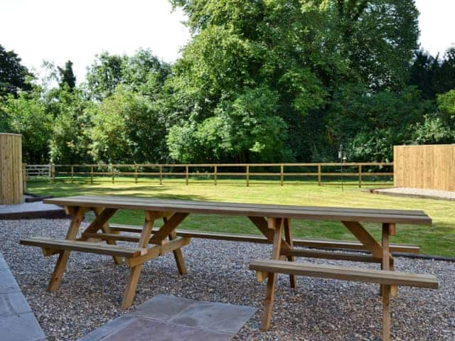 Sitting out area | The Garden Cottage - Thorpe Hall Cottages, Rudston, near Bridlington