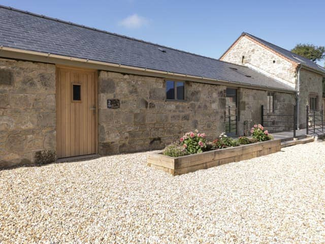 Appealing holiday property | Property 2 - Rew Farm Barns, Ventnor