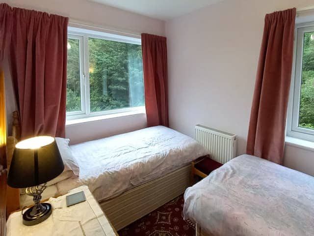 Twin bedroom | Oak Lea, Seldom Seen near Thornthwaite