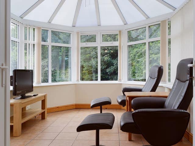 Warm and sunny conservatory | Briar Rigg, Keswick