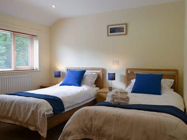 Cosy twin bedded room | Briar Rigg, Keswick