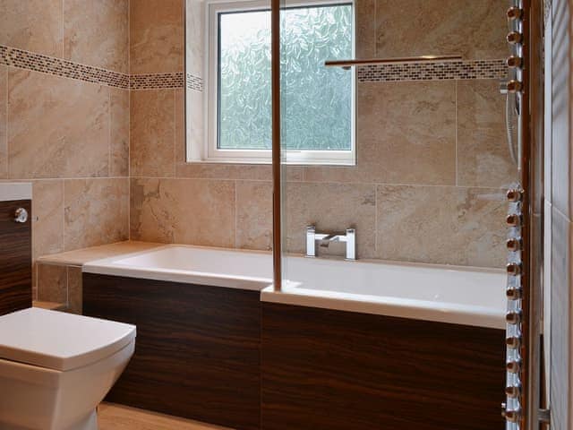 Bathroom with shower over the bath | Briar Rigg, Keswick