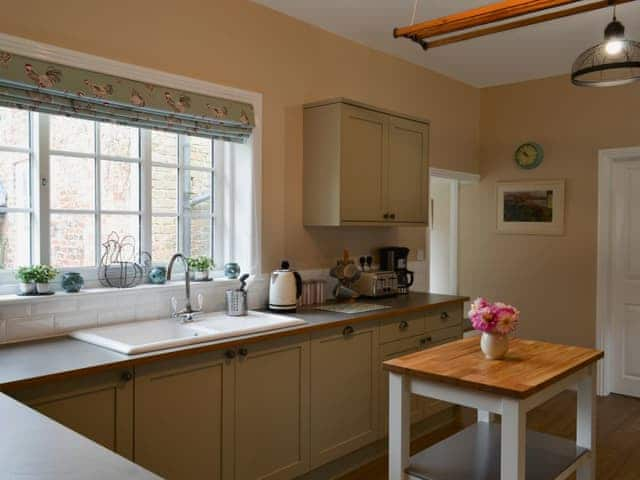 Farmhouse style kitchen | The Garden Cottage - Thorpe Hall Cottages, Rudston, near Bridlington