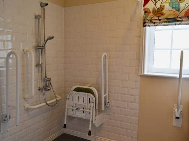 En-suite wet room | The Garden Cottage - Thorpe Hall Cottages, Rudston, near Bridlington