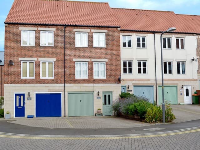 Large holiday property | Demeter House, Whitby