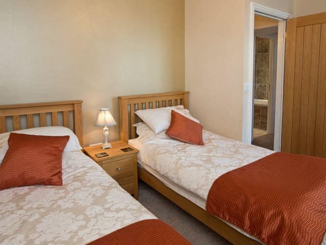 Light and airy first floor twin bedroom | Tommy&rsquo;s Cottage, Keswick