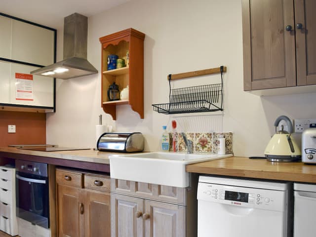 Well equipped kitchen area | The Writing Room, Barford, near Stratford-upon-Avon