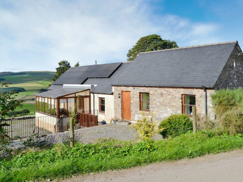 Delightful holiday home | The Hen Hoose, Langshaw, near Galashiels