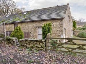 Attractive rural stone-built holiday home | The Old Stable, Barber Booth, near Edale