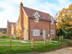 Rural, terraced holiday home | Roseanna Cottage, Middleton, near Leiston