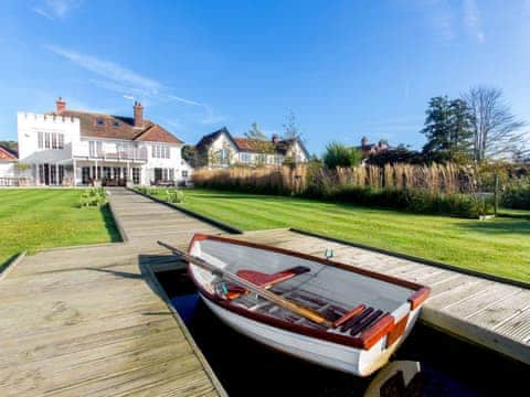 Delightful holiday home in a stunning location | The Lily Pad, Thorpeness, near Aldeburgh