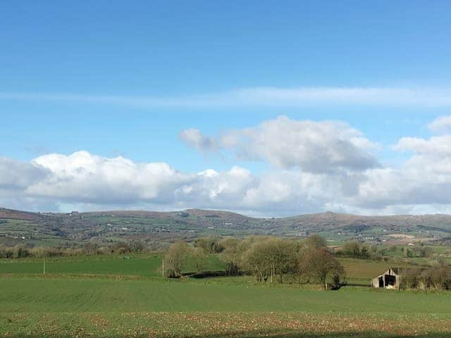 Picturesque surrounding area | The Headmaster&rsquo;s Cottage, South Hill, near Tamar Valley