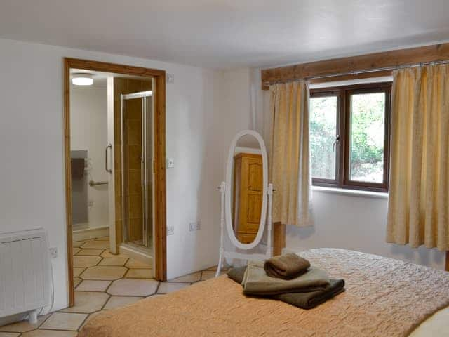 Downstairs shower room | Saunders Oast Barn, Guestling, near Hastings