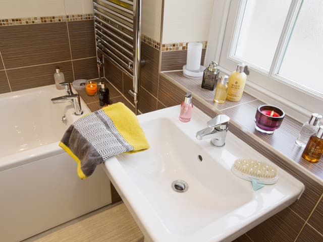 Lovely with heated towel rail | 22 Rose Terrace, Keswick