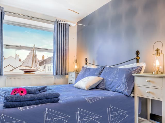 Charming double bedroom | Shoreline, Appledore