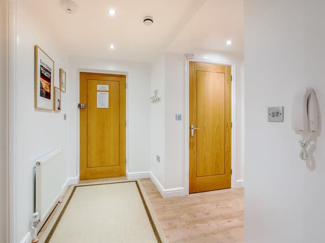 Hallway | Shoreline, Appledore