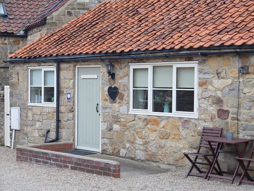 Moorland Cottages Heather Cottage in HuttonleHole, near