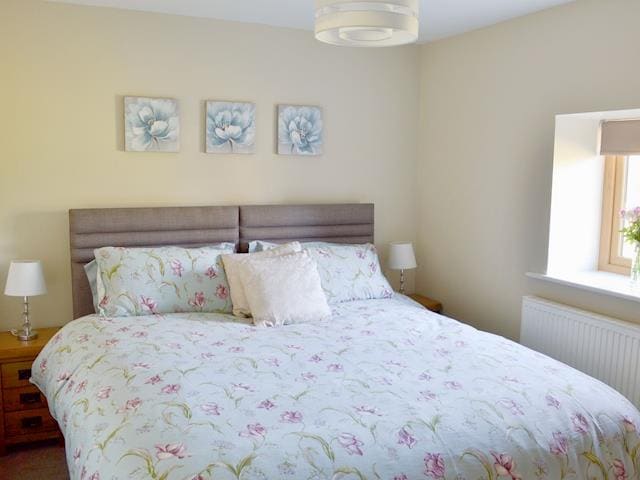 Comfortable double bedroom | Holgate&rsquo;s Granary, Pendleton, near Clitheroe