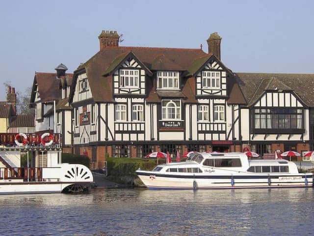 Historic local riverside architecture | Tracara Apartment - Tracara, Horning, near Norwich