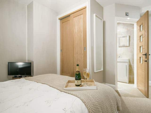 Double bedroom with en-suite | The Old Bakery, Whitby