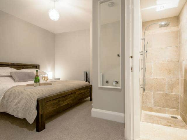 Double bedroom with ideal en-suite shower room | The Old Bakery, Whitby