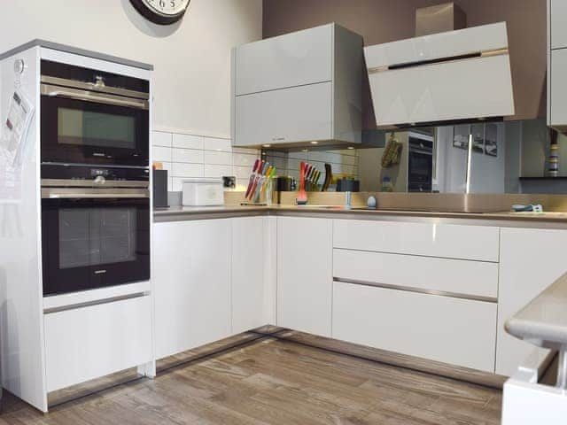 Well equipped kitchen area | 7 Ladstock Hall - Ladstock Hall, Thornthwaite