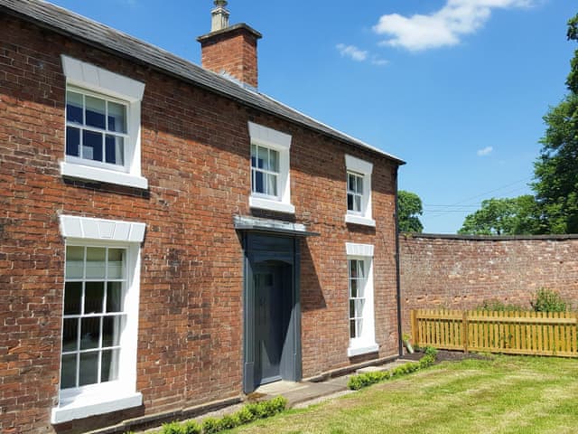 Lovely detached cottage | Gardener’s Cottage, Brewood, near Wolverhampton